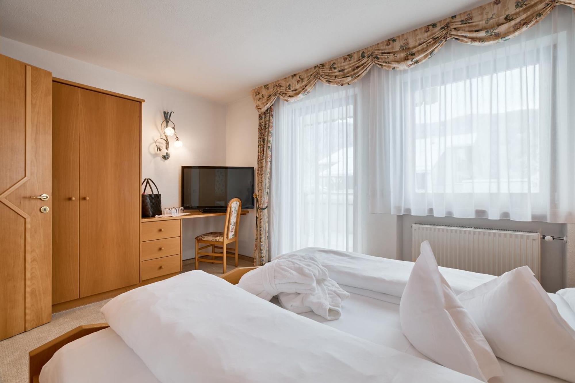 Berghotel Racines Bagian luar foto